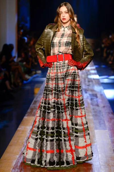 Look 32